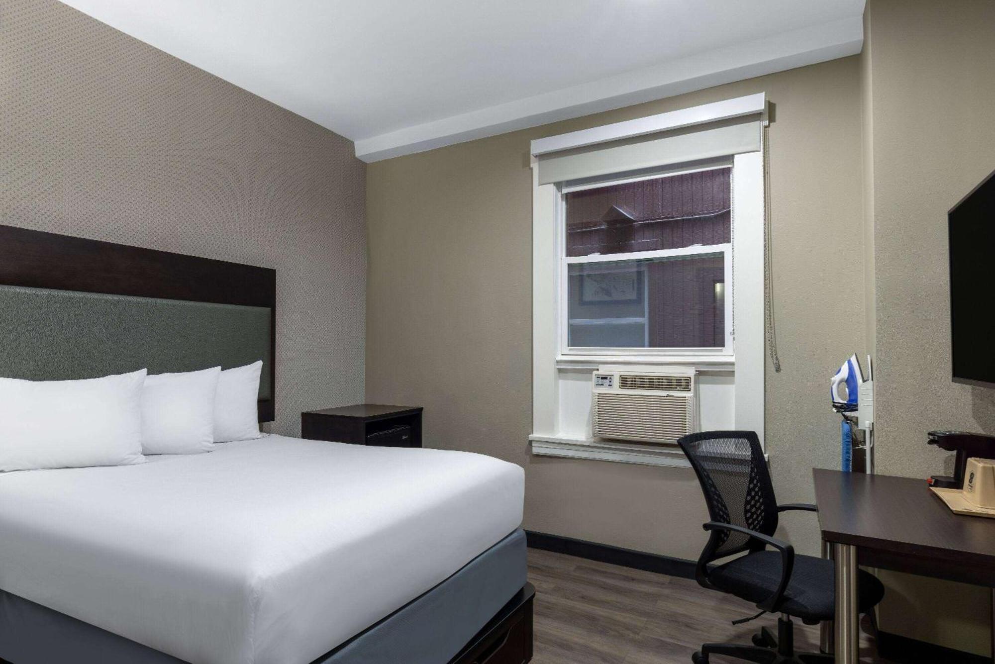 Super 8 By Wyndham San Francisco/Union Square Area Hotel Exterior photo