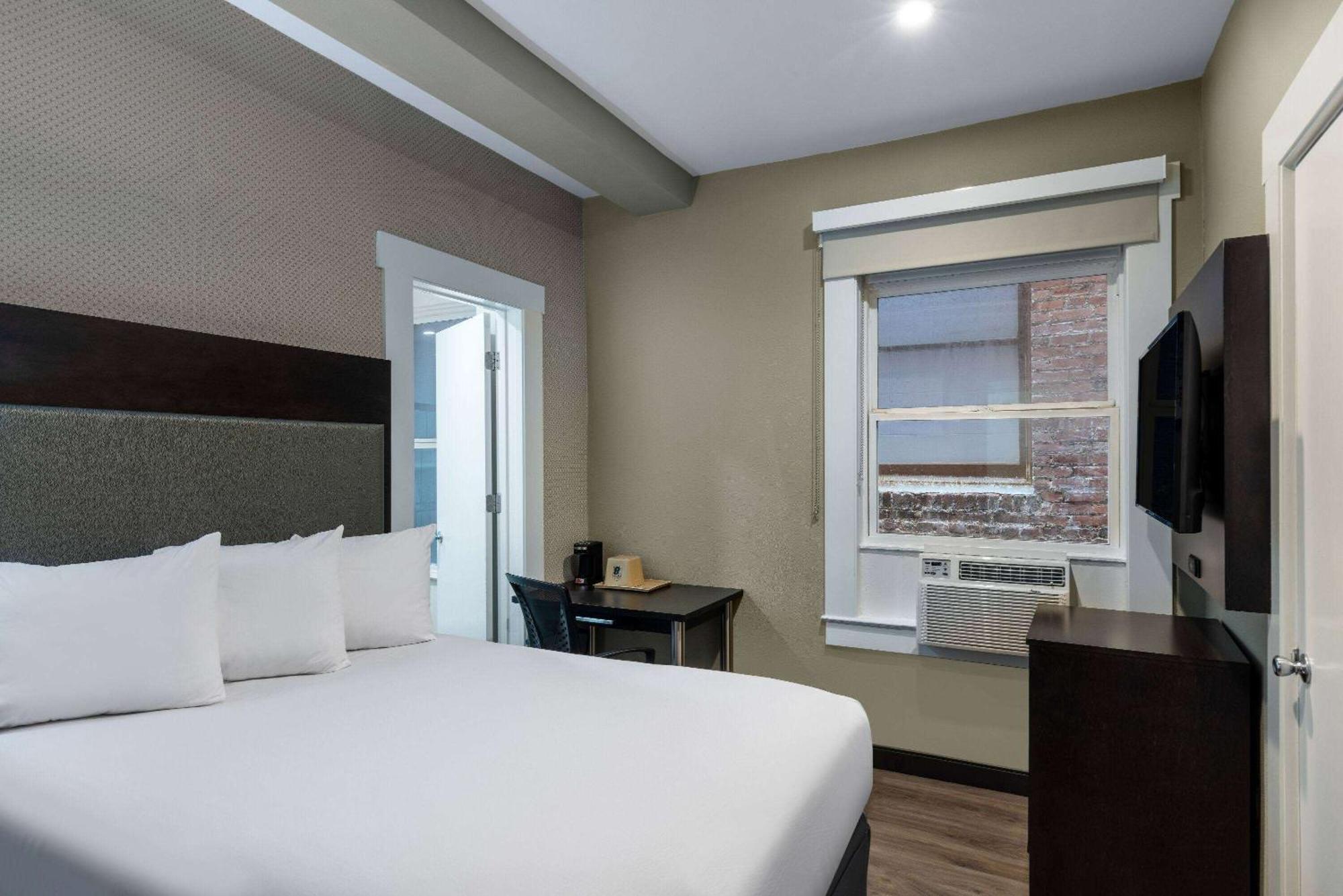 Super 8 By Wyndham San Francisco/Union Square Area Hotel Exterior photo